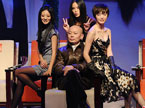 《非2》首映葛优拥坐仨美女 冯小刚称与王朔合作似深水炸弹