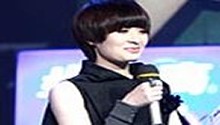 曾轶可现场唱花鼓戏 乐翻全场