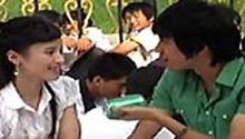 《8090向前冲》最新花絮：俞灏明石小群秀恩爱 